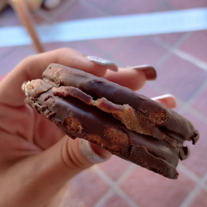 photo of Neko Alfajor De Dulce De Leche De Almendras shared by @nazarenamorello on  13 Dec 2022 - review