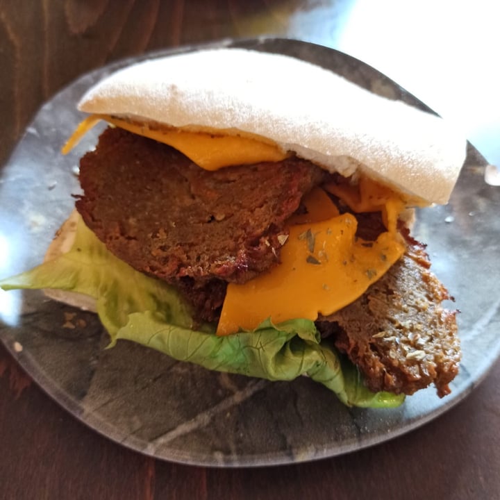 photo of Can Llentia Sandwich de seitan y queso shared by @wildflowerjewellery on  10 Sep 2021 - review