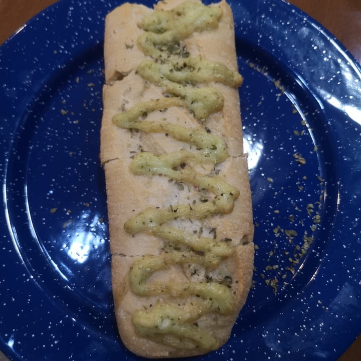 photo of Mostaza Y Media Pan de ajo shared by @pawwgreen on  13 Jan 2022 - review
