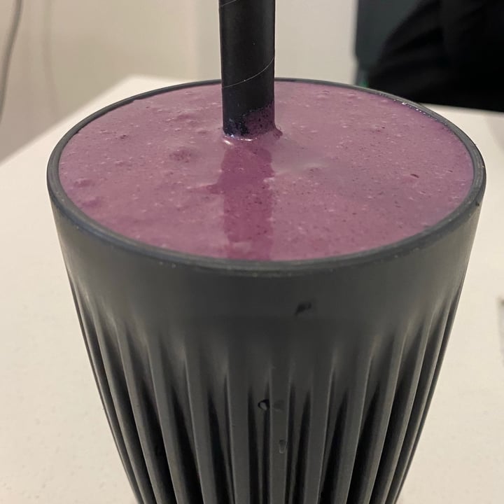 review photo of Kauai Edinburgh Peanut Butter Berry Smoothie shared by @veganonthemove on 14 Jun 2021 - review