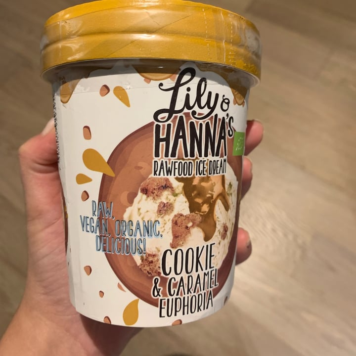 photo of Lily & Hanna's Cookie & caramel euphoria shared by @vanessabejjany on  25 Dec 2021 - review