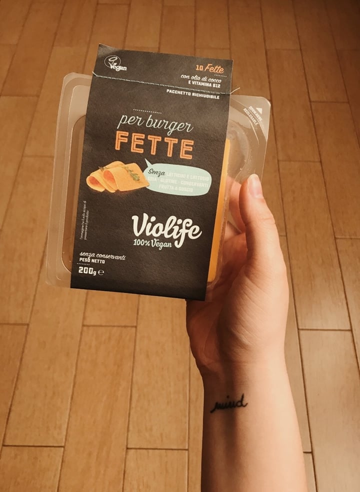 photo of Violife Fette per burger shared by @nasholistic on  19 Mar 2020 - review