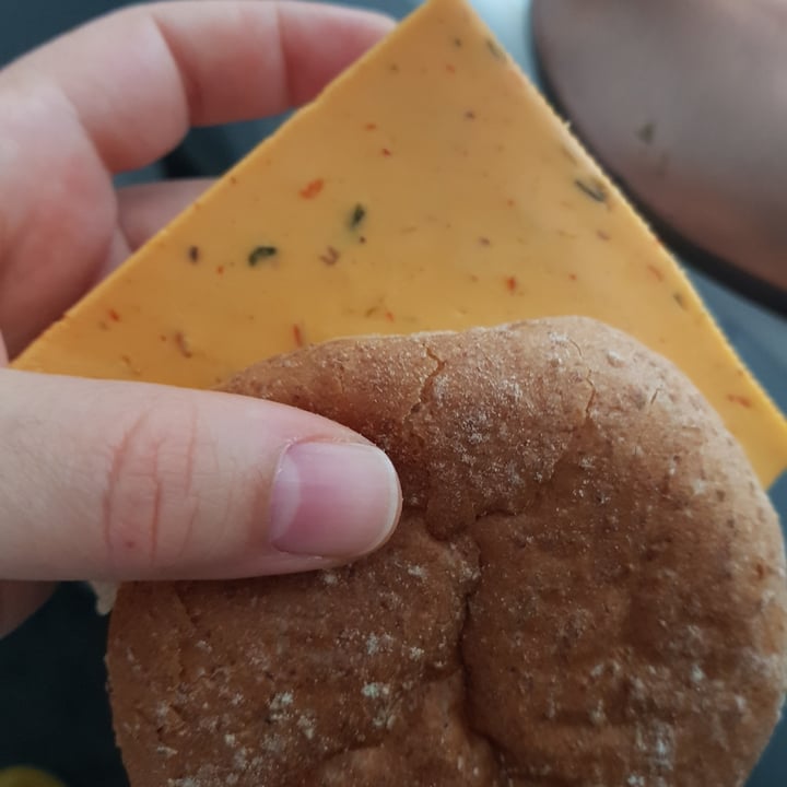 photo of Tesco Coconut Oil Alternative To Jalapeño & Chilli Cheese Slices shared by @vegancybele on  31 Oct 2020 - review