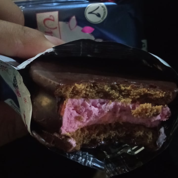 review photo of Un Rincón Vegano Alfajor de Frutos del Bosque shared by @mikamaiden on 04 Apr 2021 - review