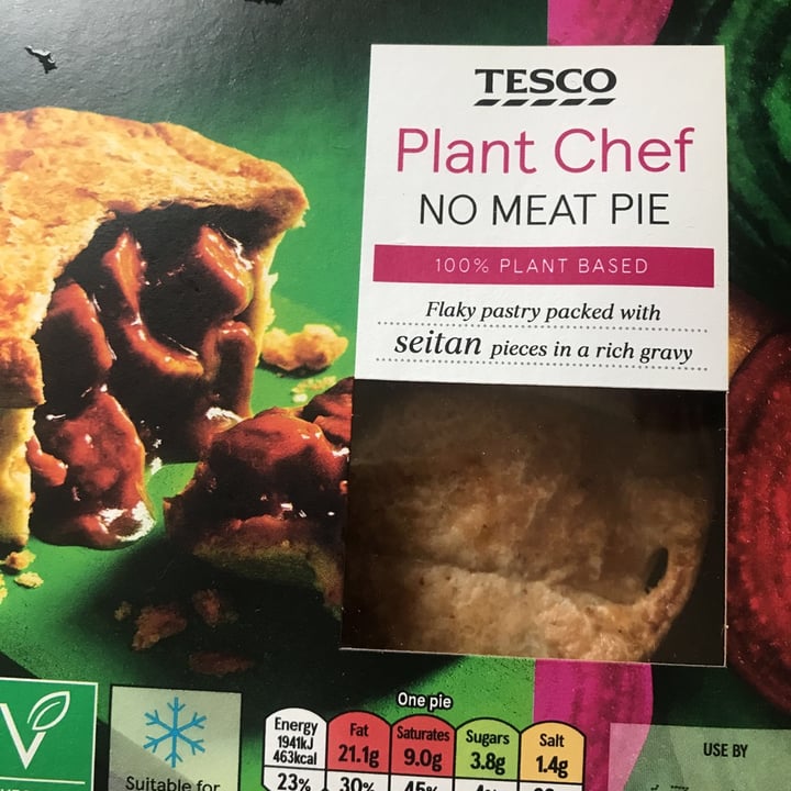 review photo of Tesco Plant Chef No Meat Pie shared by @camyfanizza on 14 Jul 2021 - review
