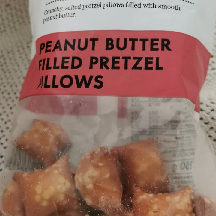 photo of Woolworths Food Peanut butter pretzels shared by @tarynneu on  17 Oct 2021 - review