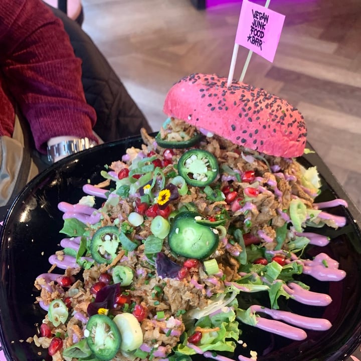 photo of Vegan Junk Food Bar Pink shawarma shared by @georgeshayek on  11 Sep 2021 - review