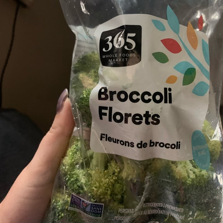 review photo of 365 Whole Foods Market Broccoli Florets shared by @ellieangel on 15 Aug 2022 - review