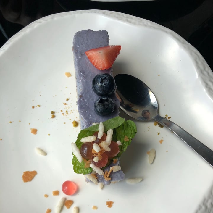 photo of Joie Coconut and blueberry false cake shared by @meltingpotatoes on  11 Feb 2021 - review