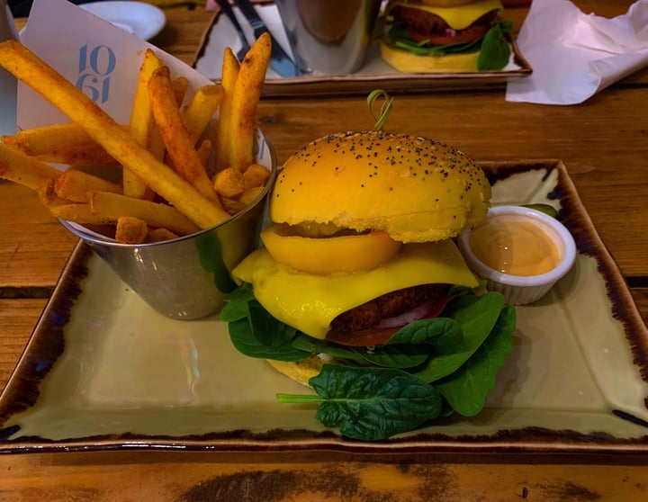 photo of Cafe 1901 Vegan Burger shared by @cheerforchia on  20 Jan 2020 - review