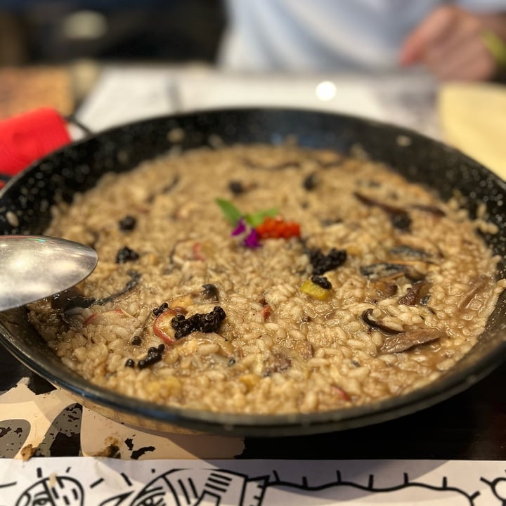 review photo of Mahara Risotto de shitake , portobello e allo negro shared by @schrodingermiau on 30 Oct 2022 - review