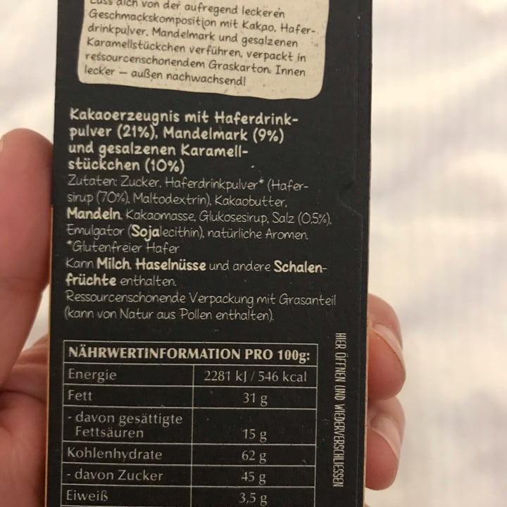 review photo of Lindt Hello Vegan Salted Caramel shared by @vegvale on 20 Mar 2022 - review