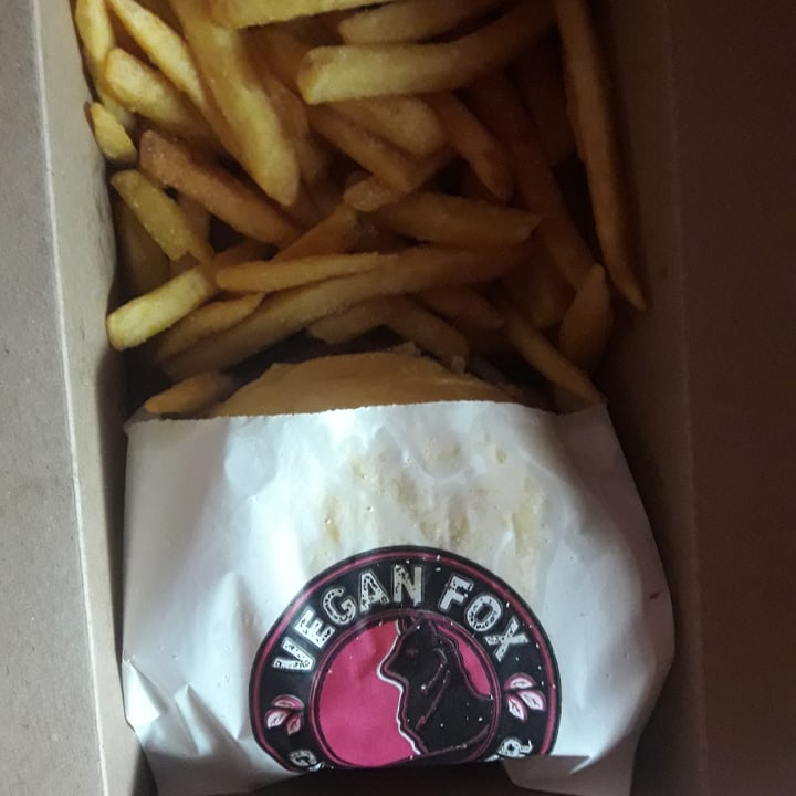 photo of VEGAN FOX Vegmac Burger shared by @yaam on  10 Jan 2022 - review