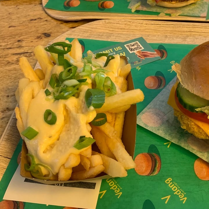 photo of Vedang @ Mall of Berlin Cheese Fries shared by @santiagoromo on  19 May 2021 - review