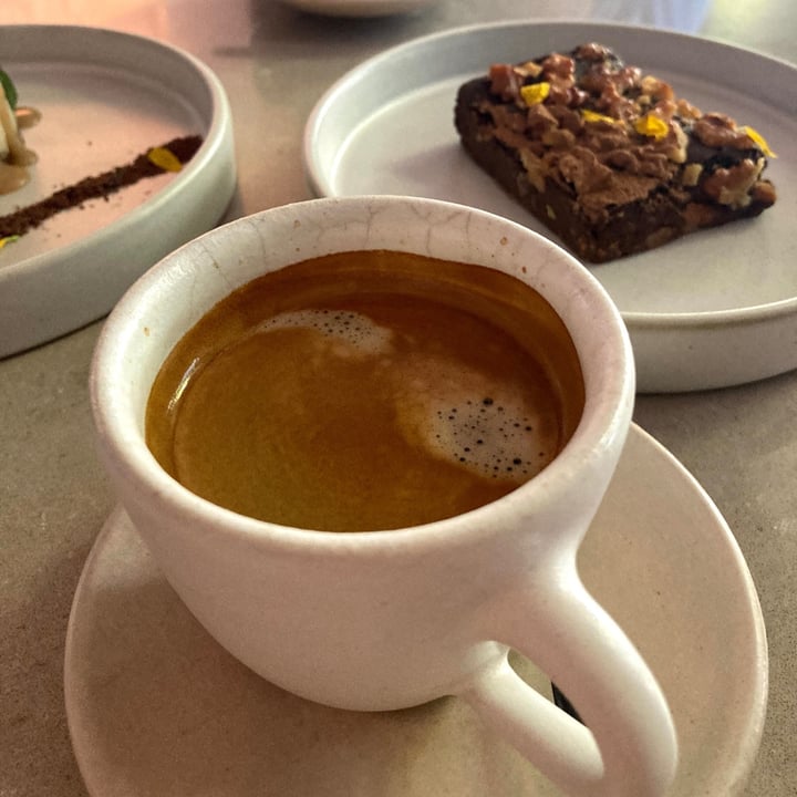 photo of Mudrá Cafe con leche shared by @vegbsask on  13 Aug 2021 - review