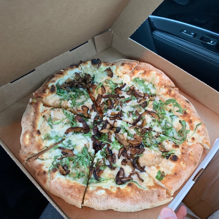 photo of Piante Pizzeria White Pizza shared by @xenenscott on  02 Nov 2020 - review