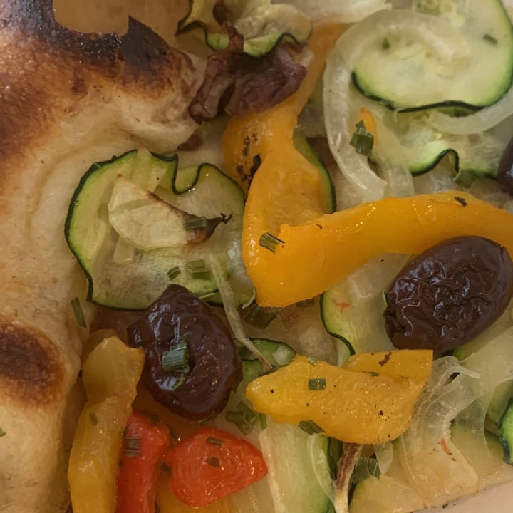 photo of Pizza shop Pizza Bianca Con Verdure Miste shared by @ingrids on  06 Jul 2022 - review