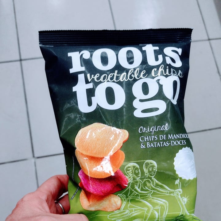 photo of Roots To Go Chips de mandioca e batata-doce shared by @claracarneiro on  17 Nov 2022 - review
