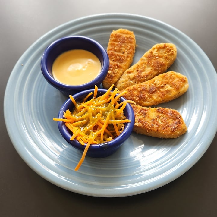 photo of The Cheeze Factory Restaurant Chicken Fingers shared by @rosieb33 on  04 Sep 2022 - review