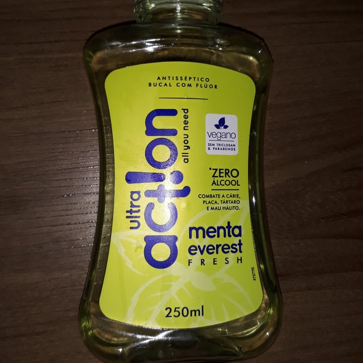 review photo of Ultra action Antisséptico bucal com flúor Menta Everest Fresh shared by @kellycunha on 12 Jun 2022 - review