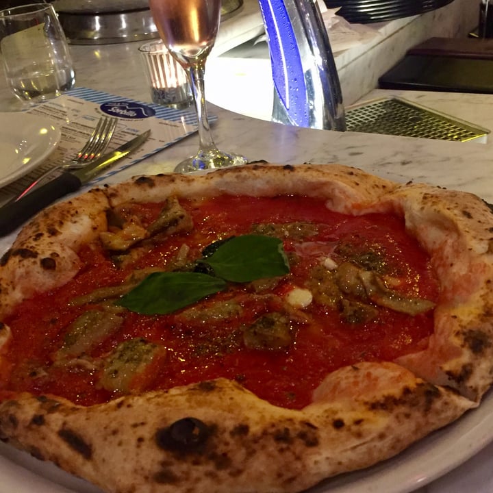 review photo of Sorbillo Pizzeria Marinara pizza shared by @amisha on 16 Feb 2018 - review