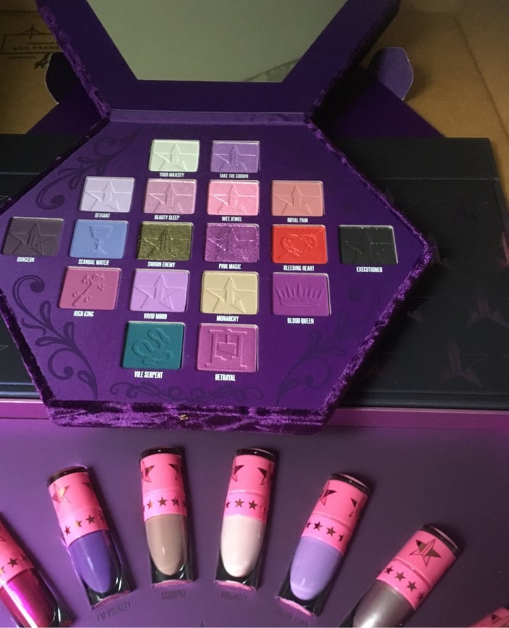 review photo of Jeffree Star Cosmetics Blood Lust palette shared by @raffaelo on 25 May 2020 - review
