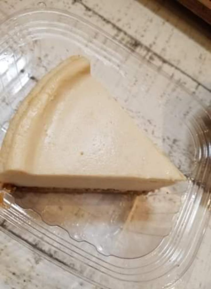 photo of VeganBurg San Francisco Cheesecake shared by @iskpopvegan on  07 Aug 2019 - review