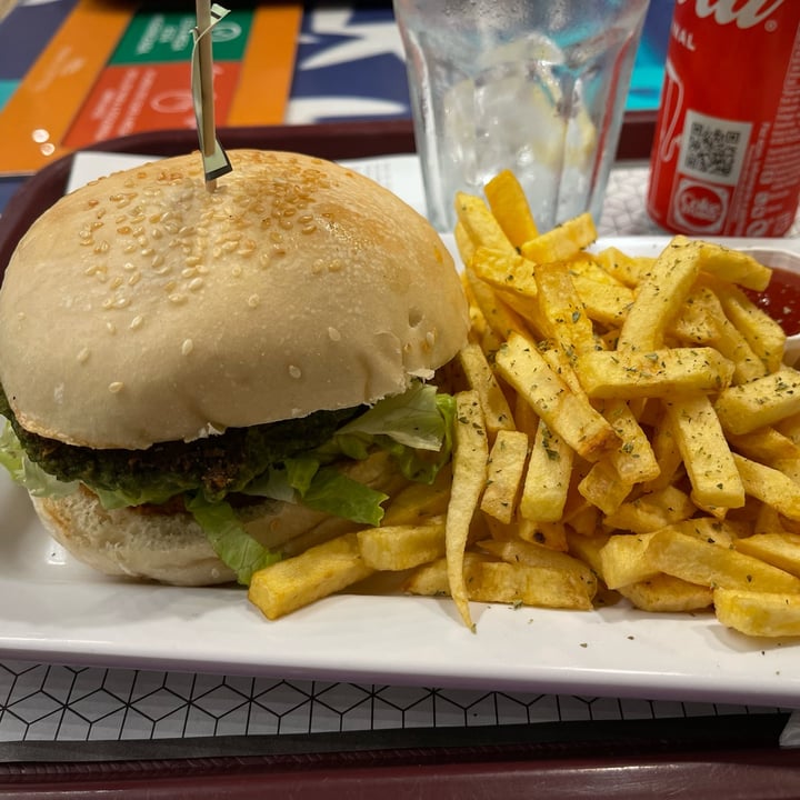 review photo of Hamburgueria DeGema Que Larica shared by @simonflames on 22 Jun 2022 - review