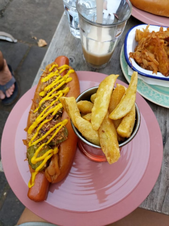 photo of Tell Your Friends Summer hot dogs shared by @veganliv on  01 Sep 2019 - review