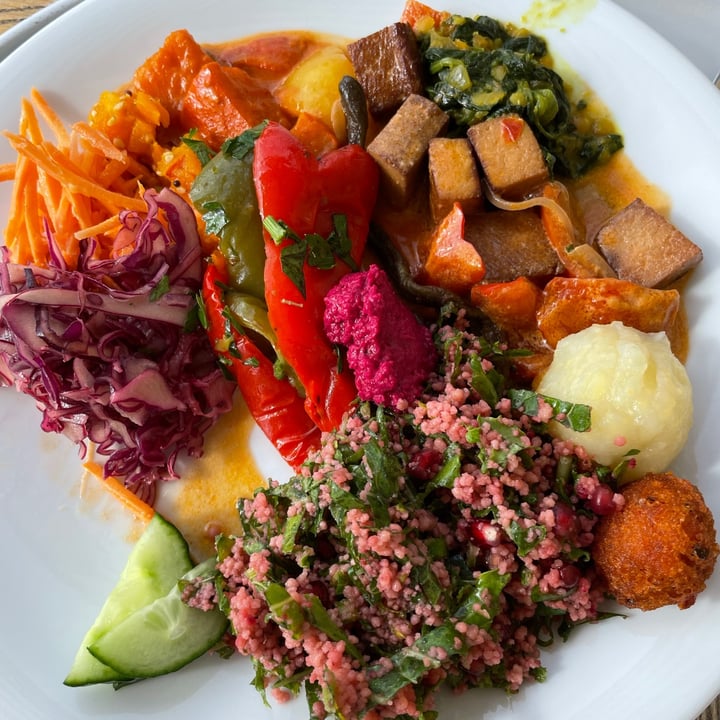 photo of tibits Darmstadt Completly vegan (~80%)/ vegetarian(~20%) Buffet shared by @vegangierschlund on  28 Sep 2021 - review