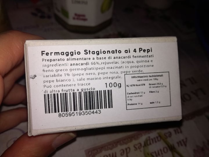 photo of Fermaggio Fermaggio Stagionato ai quattro pepi shared by @miriamealbertoveg on  18 Mar 2020 - review