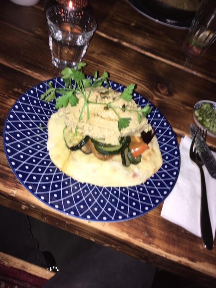 review photo of Salam Kitchen Pitabrot 🥙 mit Humus, Ofengemüse und Kürbiskernen shared by @roesti99 on 08 Mar 2020 - review