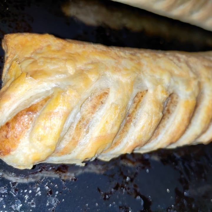 photo of Findus Meat-Free Sausage Rolls shared by @cr0vegan on  01 Oct 2020 - review