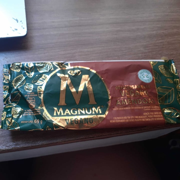 photo of Magnum Vegano De Amêndoas shared by @ribeiro on  19 Dec 2021 - review