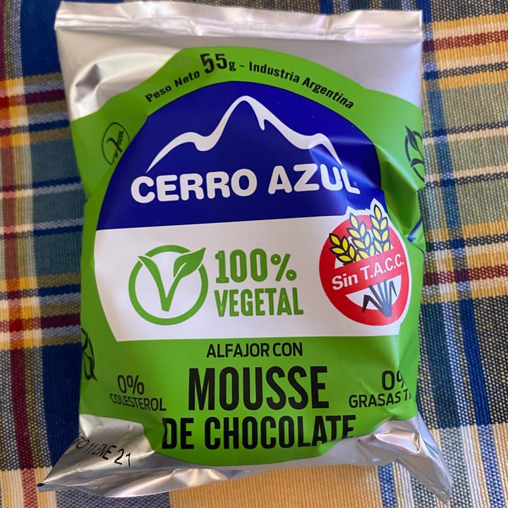 photo of Cerro Azul Alfajor Mousse de Chocolate shared by @aloha88 on  02 Oct 2020 - review