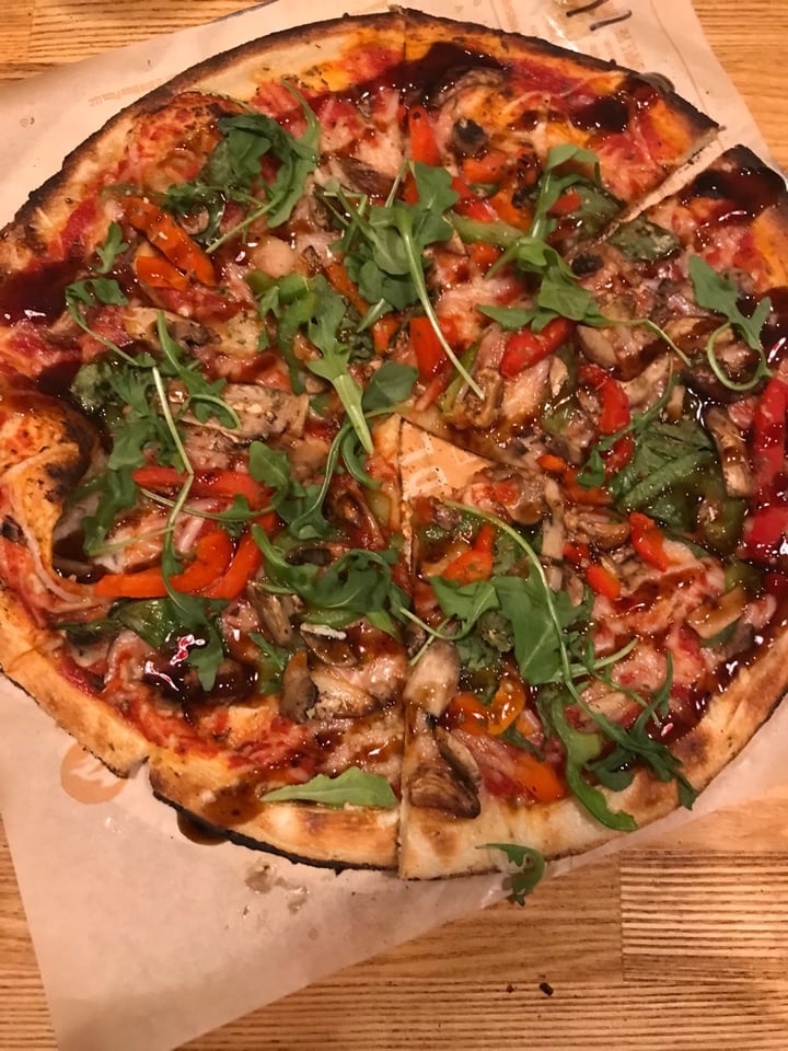 photo of Blaze Pizza Build Your Own Pizza shared by @plants on  01 Apr 2020 - review