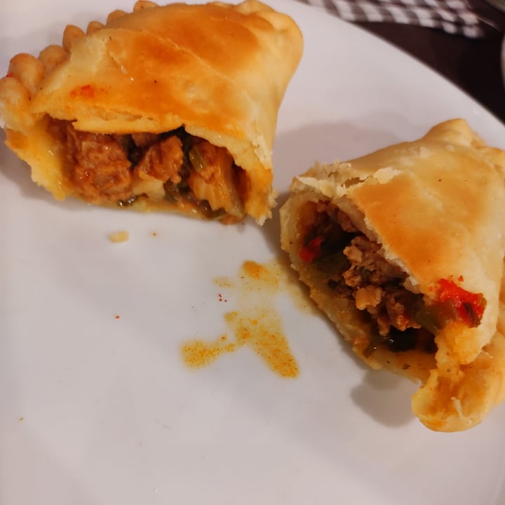 review photo of El patio vegan Empanada frita de soja shared by @danicanti on 27 Oct 2022 - review