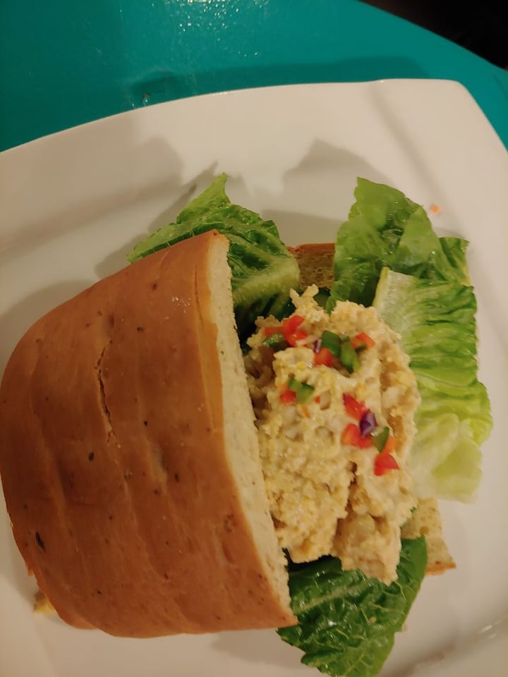 photo of Well Dressed Salad Bar Chick & Mayo Sandwich shared by @vegananu on  16 Mar 2019 - review