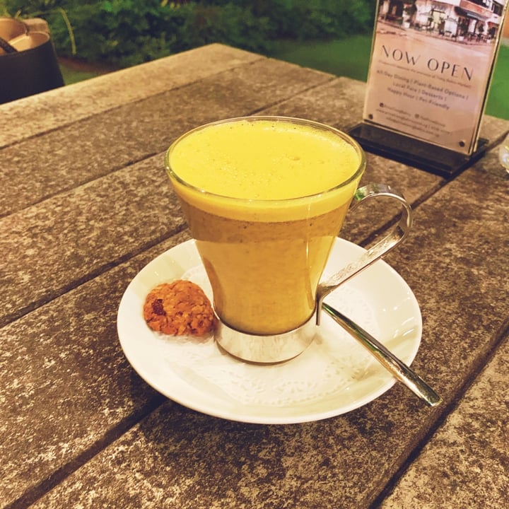 photo of Privé Wheelock Turmeric-Ginger Soy Latte shared by @lasithalokuge on  16 Feb 2020 - review