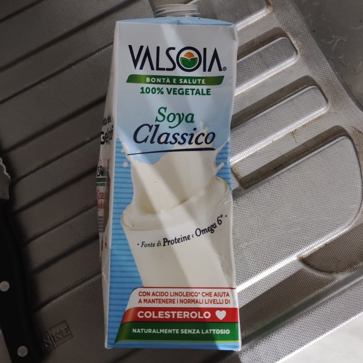 photo of Valsoia latte di soia gusto classico shared by @giulss on  10 Sep 2022 - review