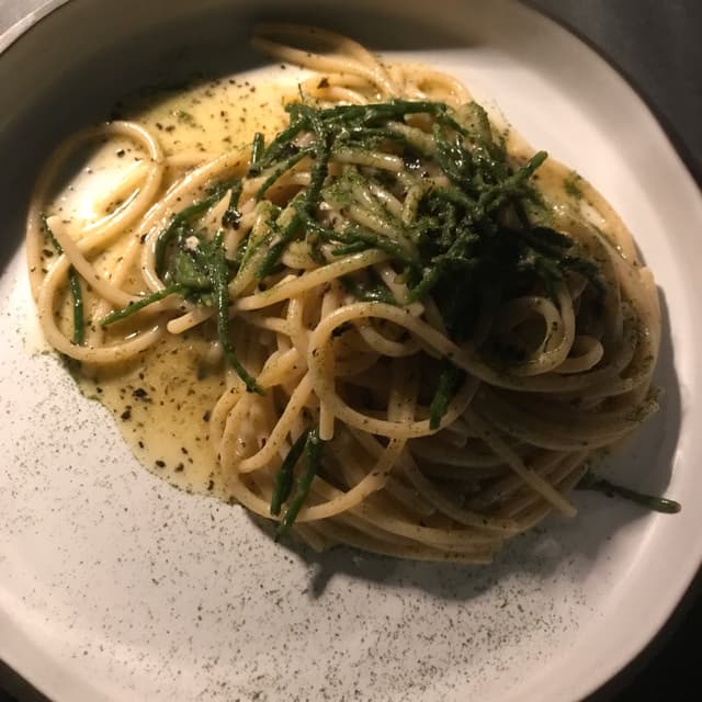 Foto del piatto “spaghetti di mare con vongole salve”