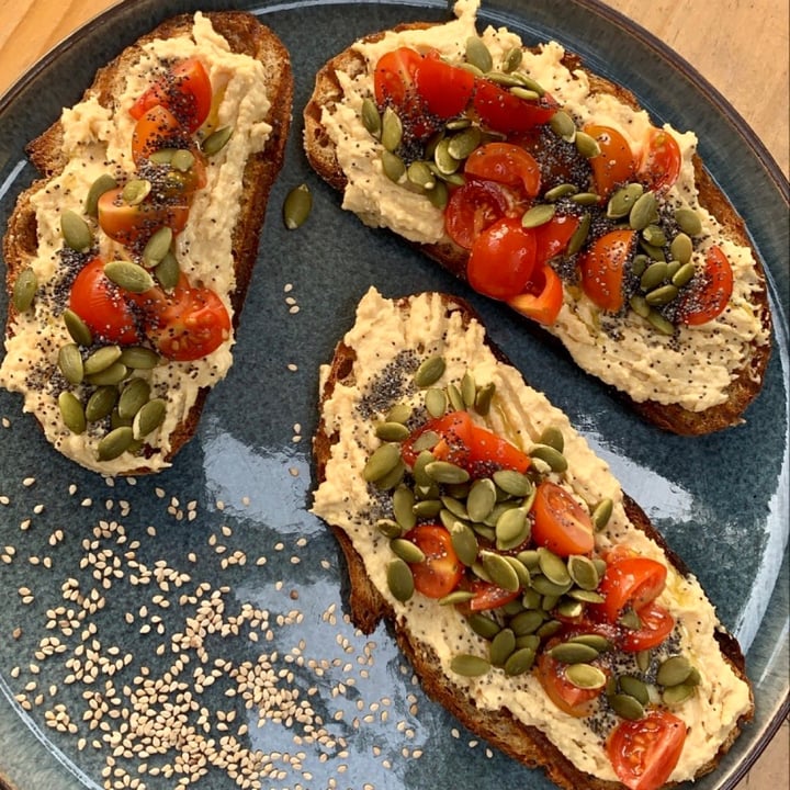 review photo of La Pastora Coffee House Tostadas con hummus shared by @rociogonzalez on 16 Aug 2021 - review