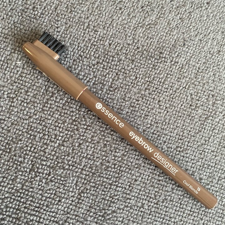 photo of Essence  Eye brow designer shared by @frantispecista on  02 Apr 2022 - review