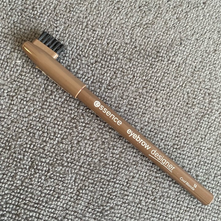 review photo of Essence Eye brow designer shared by @frantispecista on 02 Apr 2022 - review