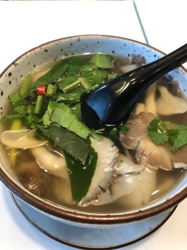 Foto del piatto “Tom Yum Soup with Mushroom”