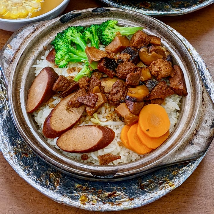 photo of Vegetarian Villas Hong Kong Claypot Rice shared by @xinru-t on  13 Apr 2022 - review