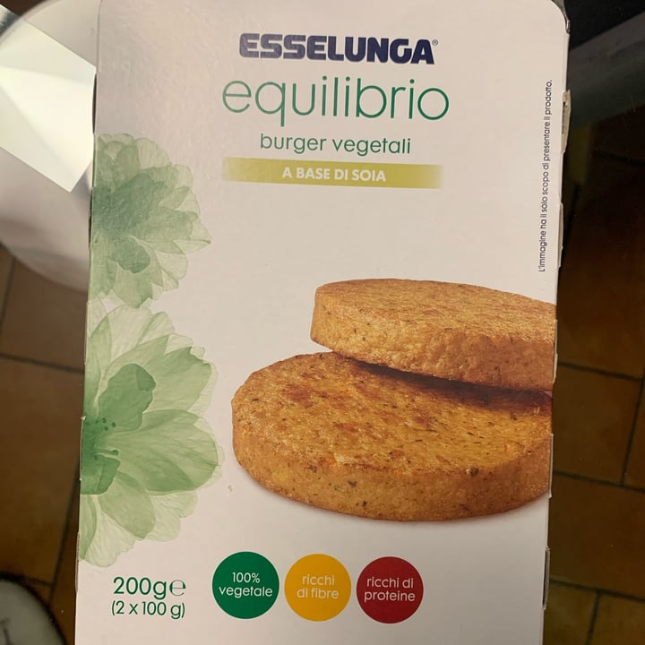 photo of Esselunga Burger vegetali a base di soia shared by @francescapezzini on  18 Mar 2022 - review