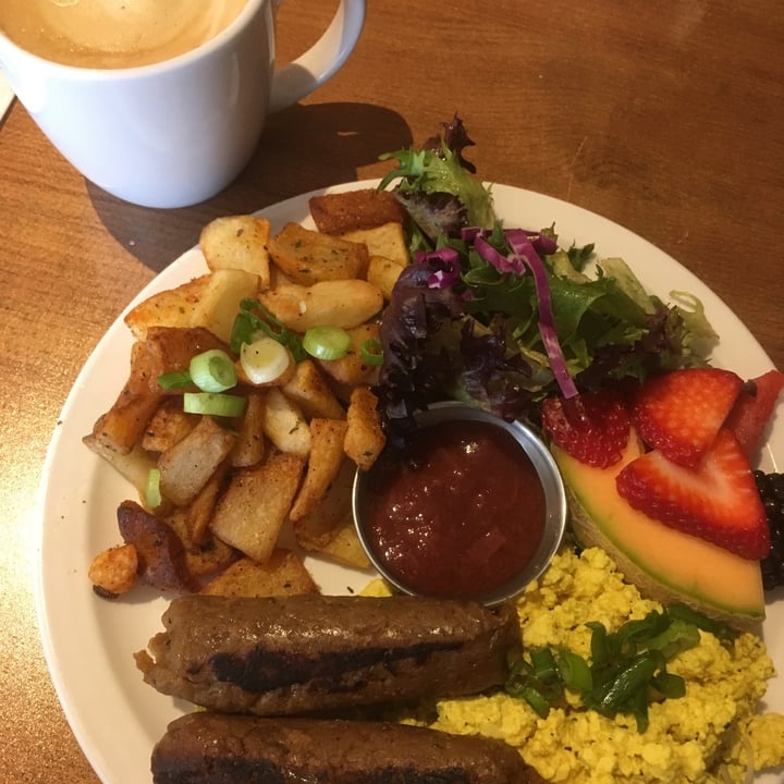 photo of Antidote Bouffe Végane Brunch Plate shared by @ppel on  07 Nov 2021 - review