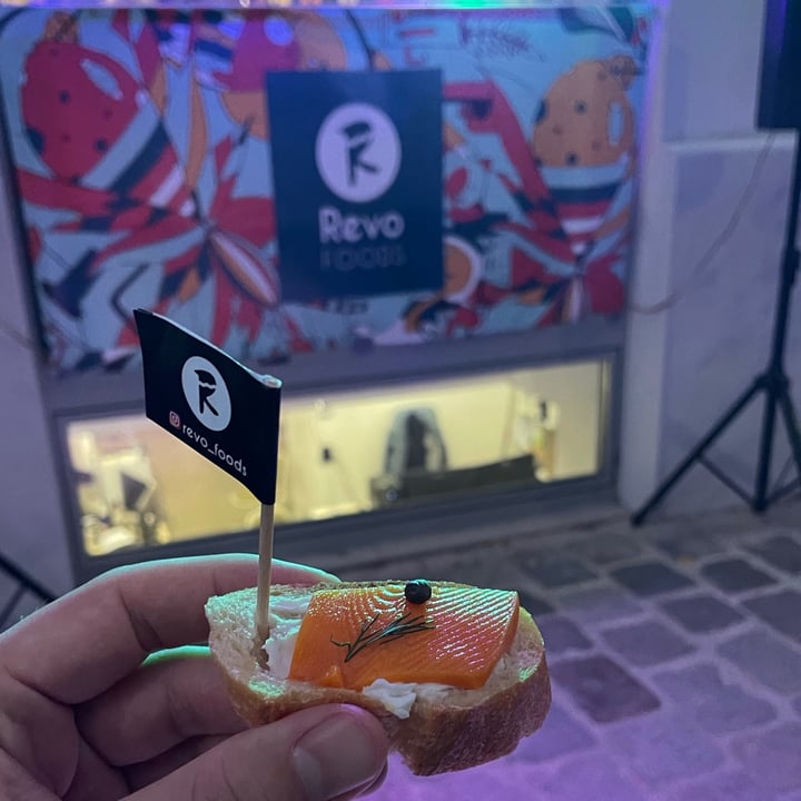 review photo of Revo Foods Lachs aus Pflanzen shared by @viktorvegan on 26 Sep 2021 - review