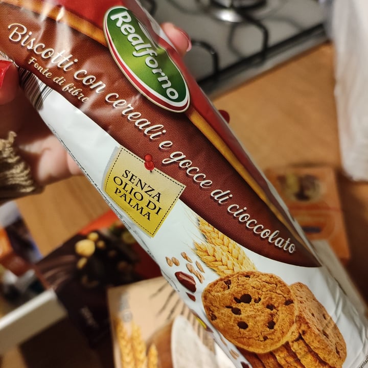 photo of Realforno Biscotti Cereali E Gocce Di Cioccolato shared by @rossiveg on  09 Dec 2021 - review